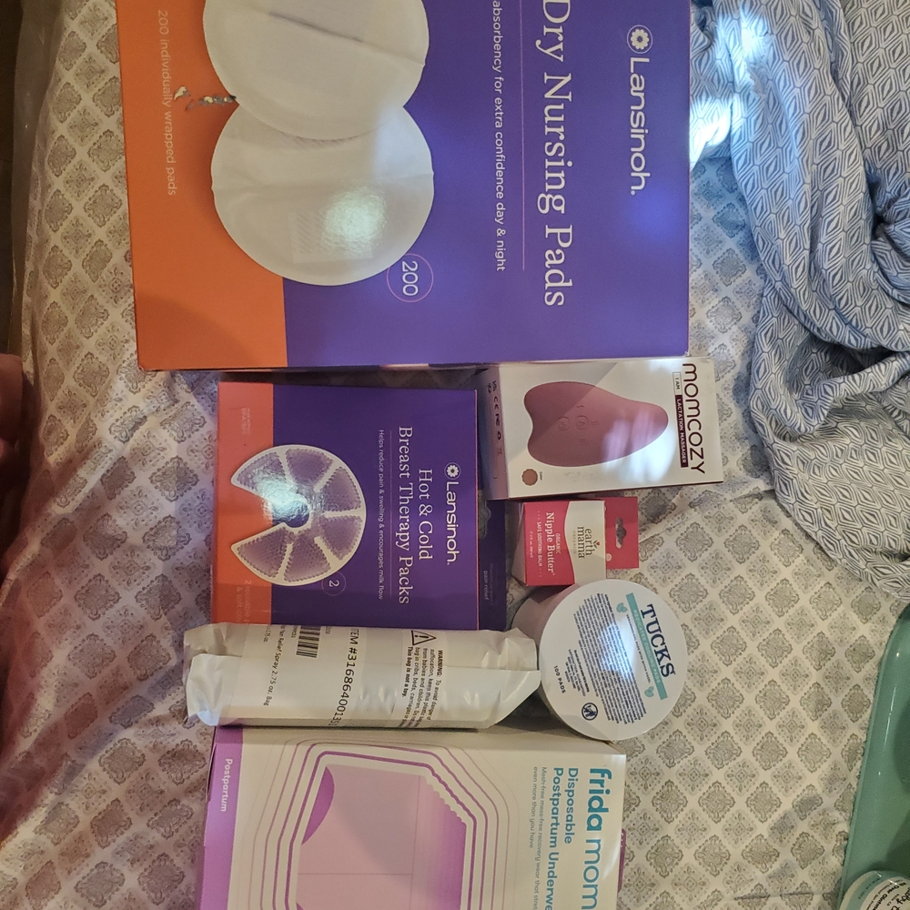 7 Mom Postpartum And Breastfeeding Essentials